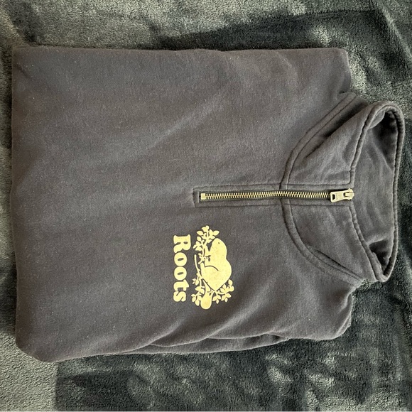 Roots Crewneck - Picture 3 of 3